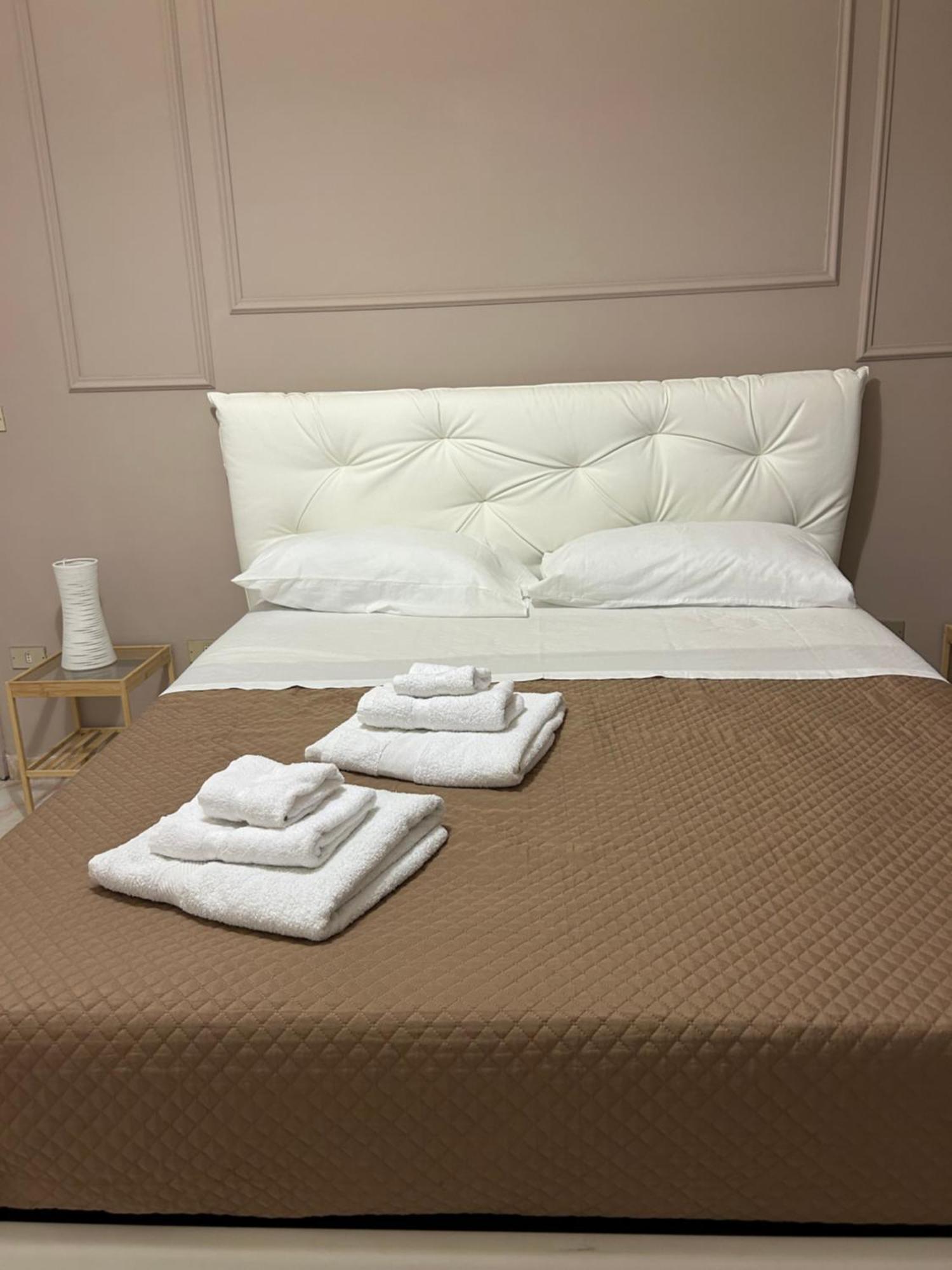 Bed and Breakfast Happy Fly Now Napoli Esterno foto
